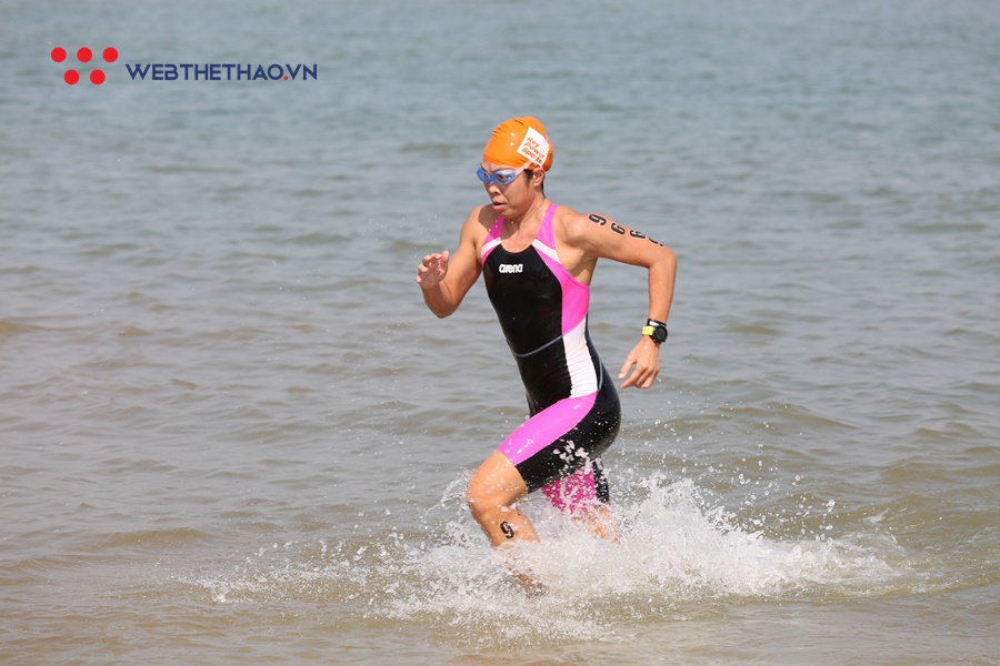 “Rái cá” tuyển thủ SEA Games 30 áp đảo đường đua Sunset Bay Triathlon 2019